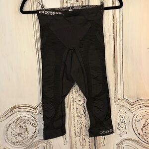 ZOOT Compress RX Active Made n Canada Compression Capri Leggings Running Lifting